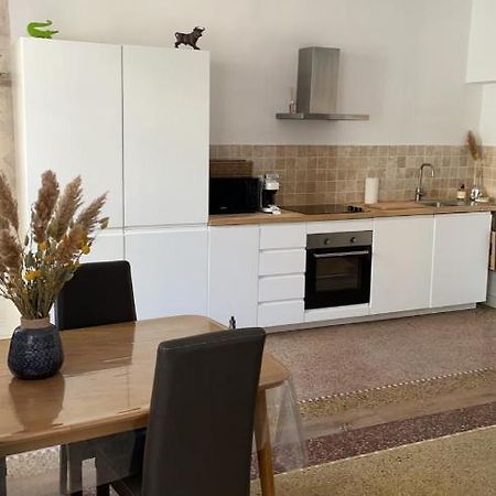 L'Ecrin Des Calquieres Apartman Nîmes Kültér fotó
