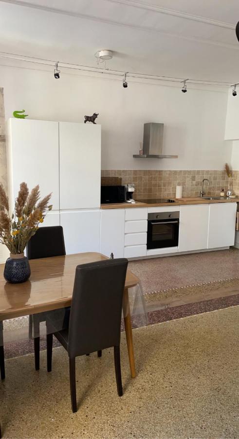 L'Ecrin Des Calquieres Apartman Nîmes Kültér fotó